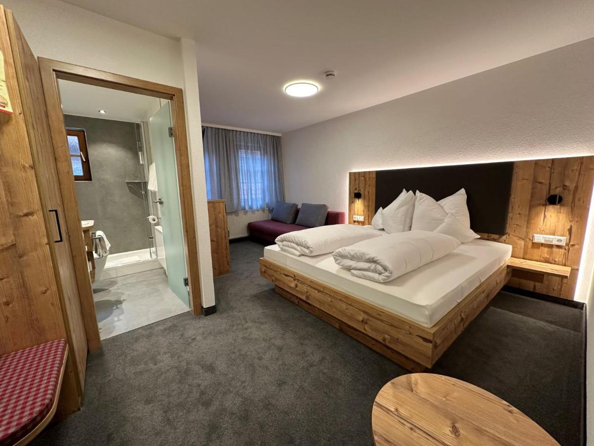 Hotel Ochsen Ammerbuch Bagian luar foto