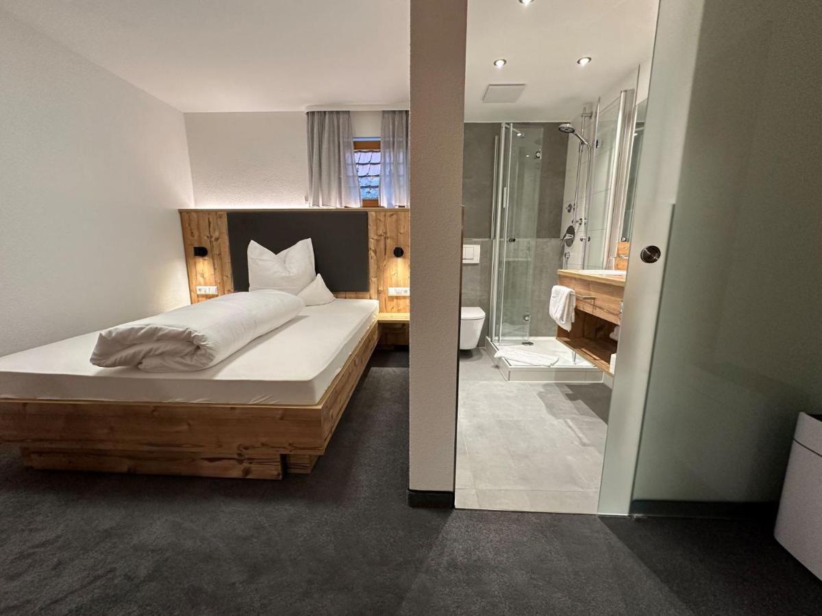 Hotel Ochsen Ammerbuch Bagian luar foto