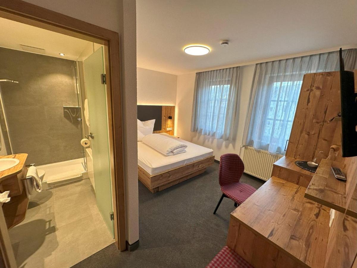 Hotel Ochsen Ammerbuch Bagian luar foto
