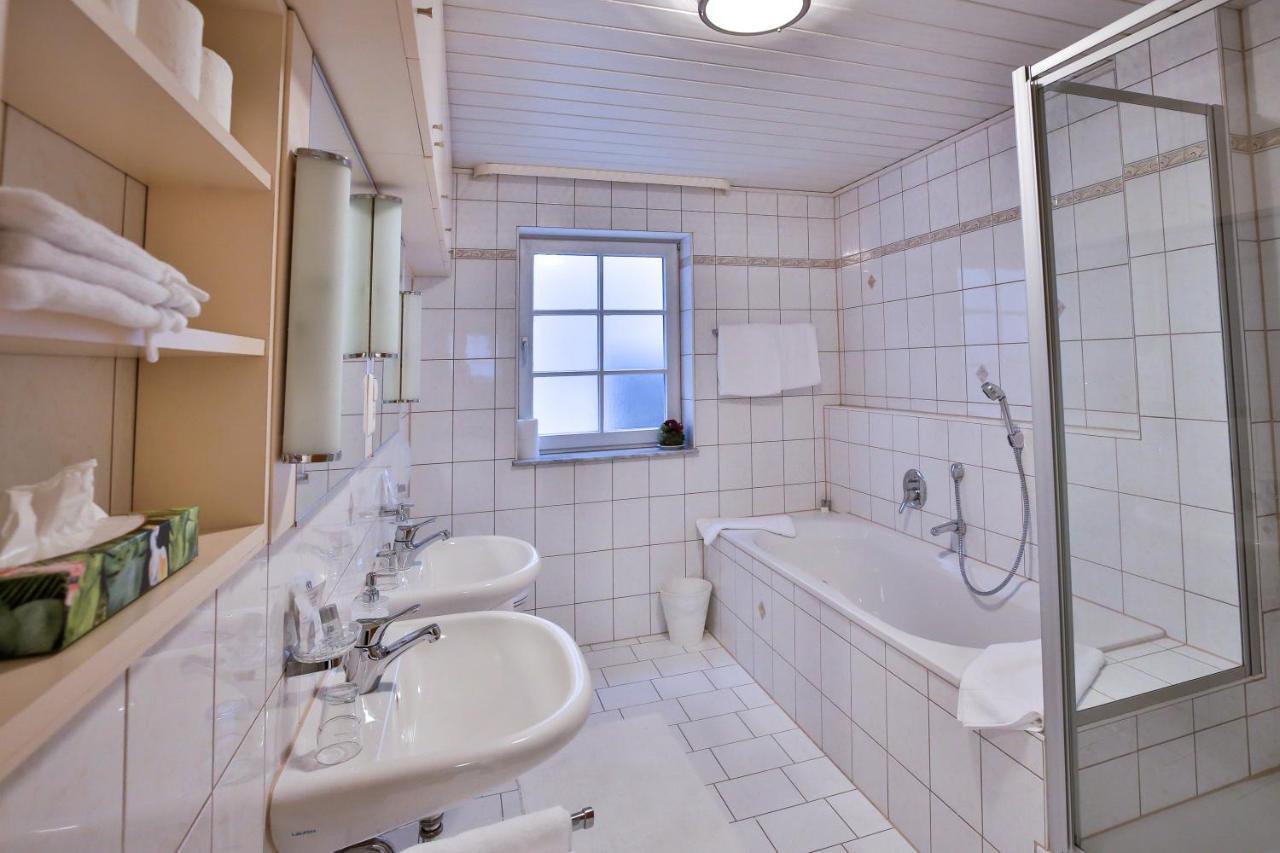 Hotel Ochsen Ammerbuch Bagian luar foto